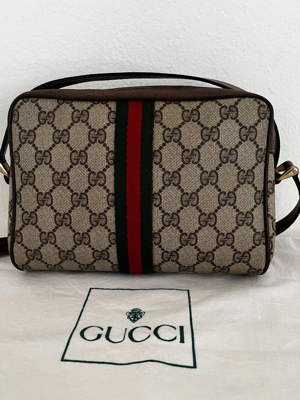 Vintage Gucci GG Supreme Sherry Line Crossbody Camera Bag Early 80s Collectible - Picture 3 of 17